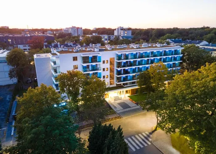 Apartament Whiteblue Kołobrzeg z dużym ogródkiem - 100 m od plaży! Whiteblue Kolberg Apartment mit großem Garten - 100 m vom Strand entfernt! Whiteblue Kołobrzeg Apartmán s velkou zahradou - 100 m od pláže!